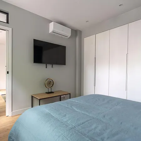 Grand Climatise 2br Avec Terrasse Apartment