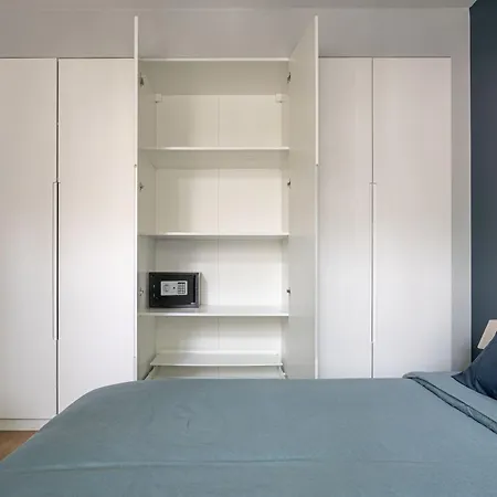 Grand Climatise 2br Avec Terrasse Paris