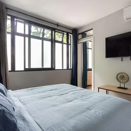 Grand Climatise 2br Avec Terrasse