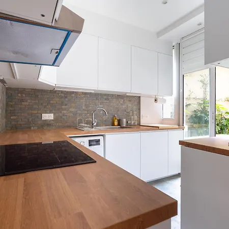 Grand Climatise 2br Avec Terrasse