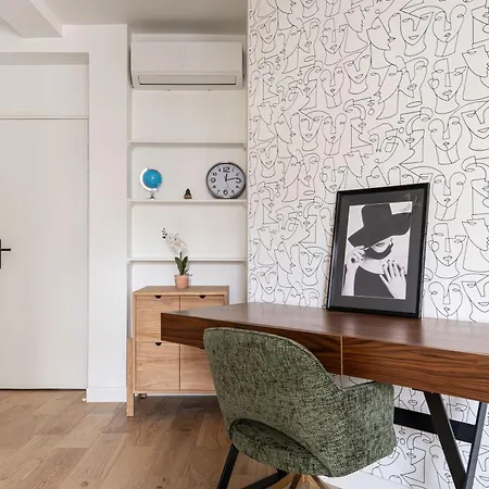 Grand Climatise 2br Avec Terrasse Apartmán *